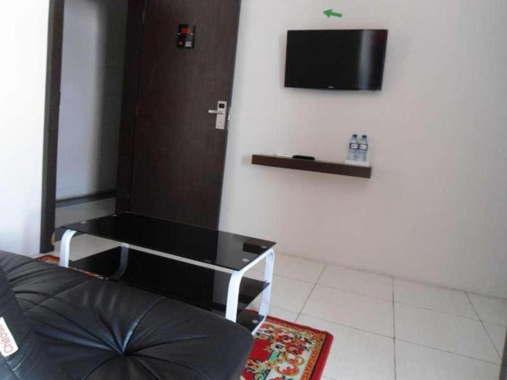 Vindhika Hotel Pengayoman Makassar Exterior photo
